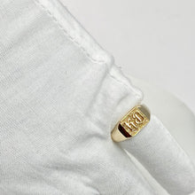 Load image into Gallery viewer, Custom Initial Signet Ring - &quot;The letter signet&quot;
